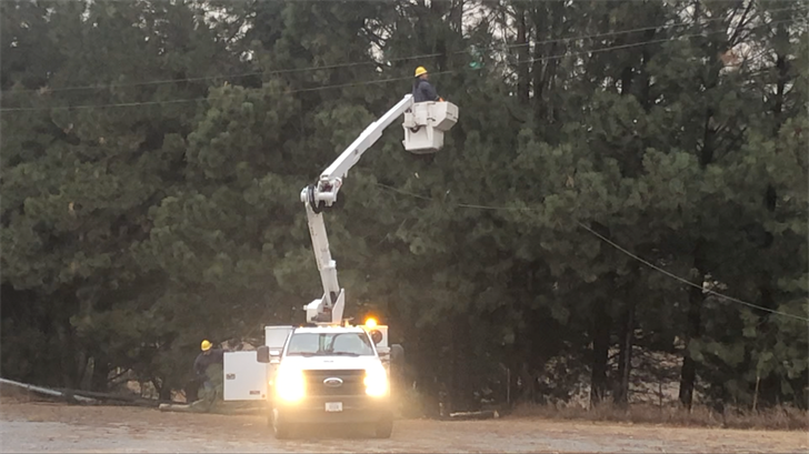 Nearly 2,000 without power in Thayer, Fillmore counties Saturday morning - Vimarsana News