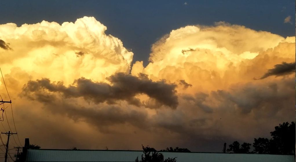 Thunderstorms east of Beatrice