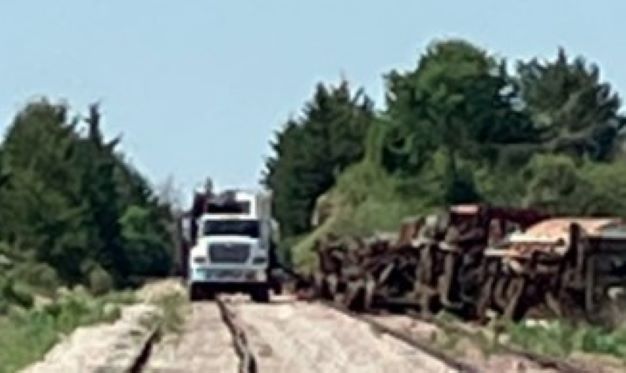 Cars derailed near Blue Rapids