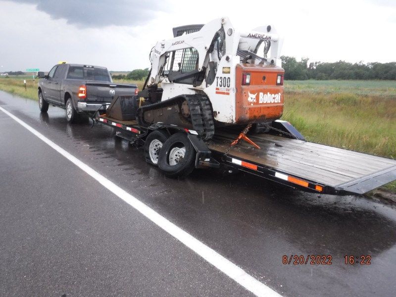 Damage to trailer in highway accident