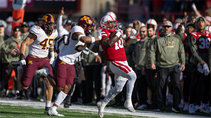 Huskers fight hard in loss to Gophers - Vimarsana News