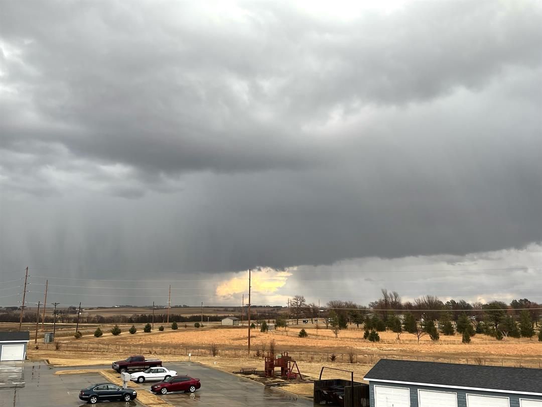 Southeast Nebraska sees brief winter thunderstorm, Tuesday afternoon