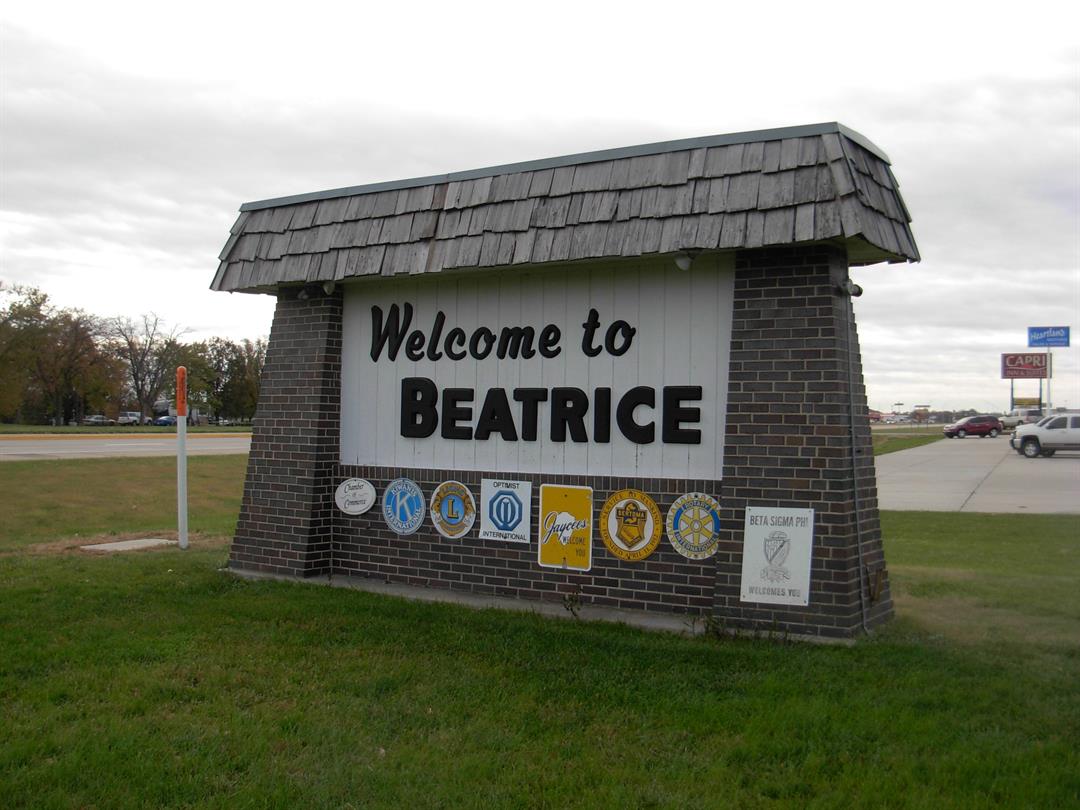 Committee seeks to upgrade Beatrice welcome signs SOUTHEAST