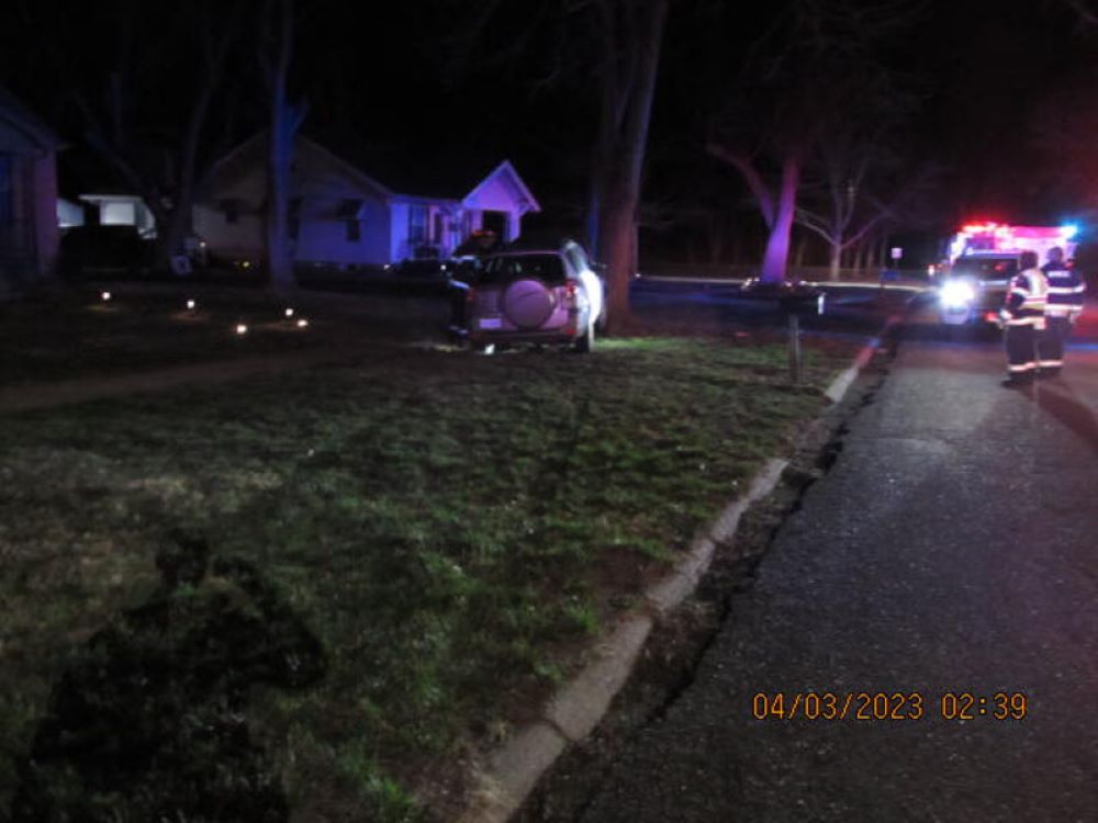 Sport utility vehicle collides with tree, injuring Wymore man RIVER