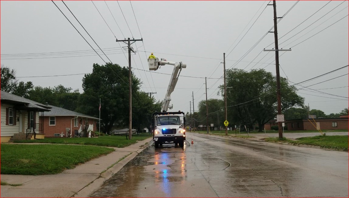 Beatrice electric crews spend all of Saturday restoring power a