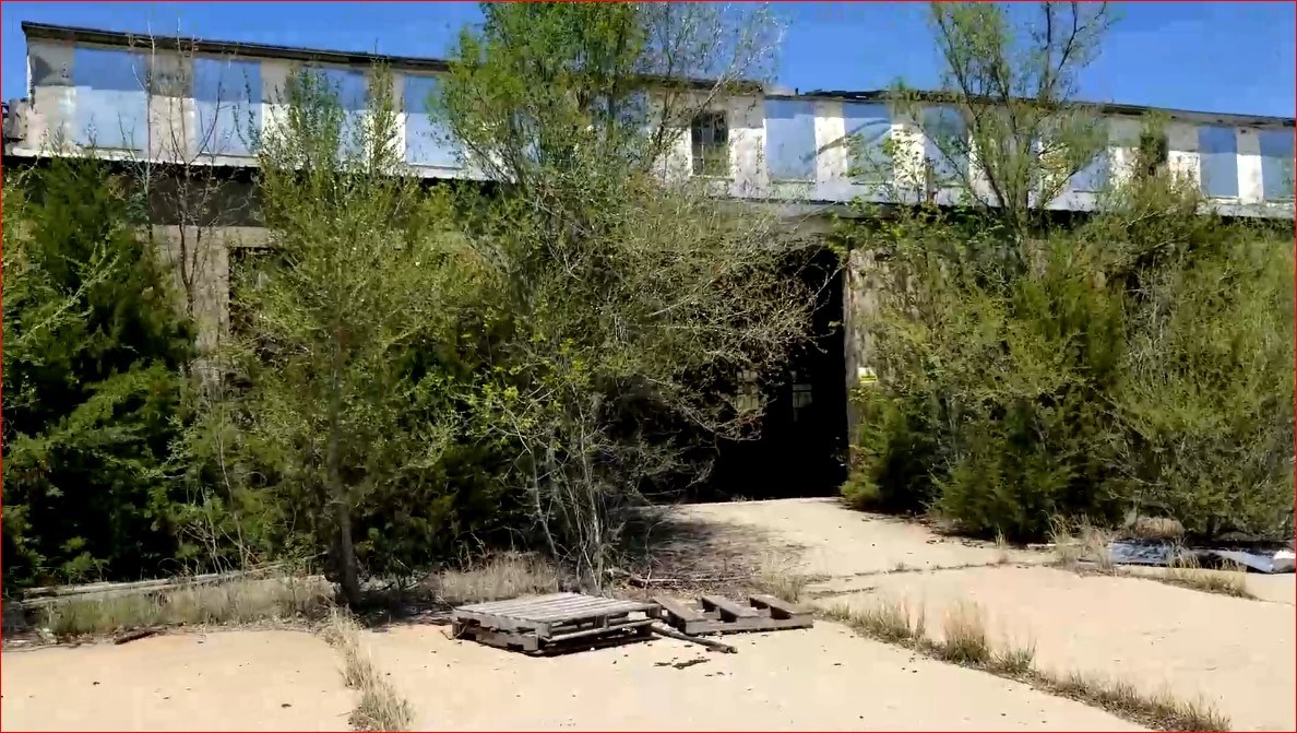 One building demolished at vacant Dempster property in south Be