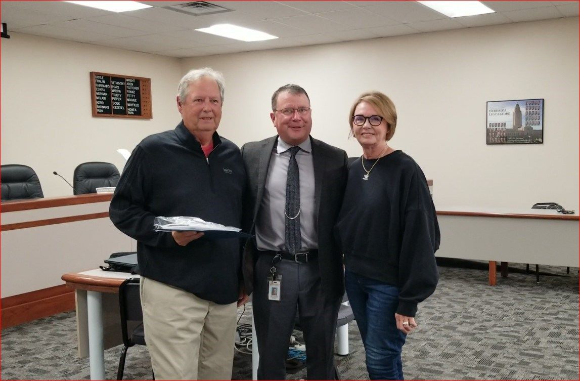 Beatrice Pharmacy owners honored by Beatrice Public Schools SOUTHEAST