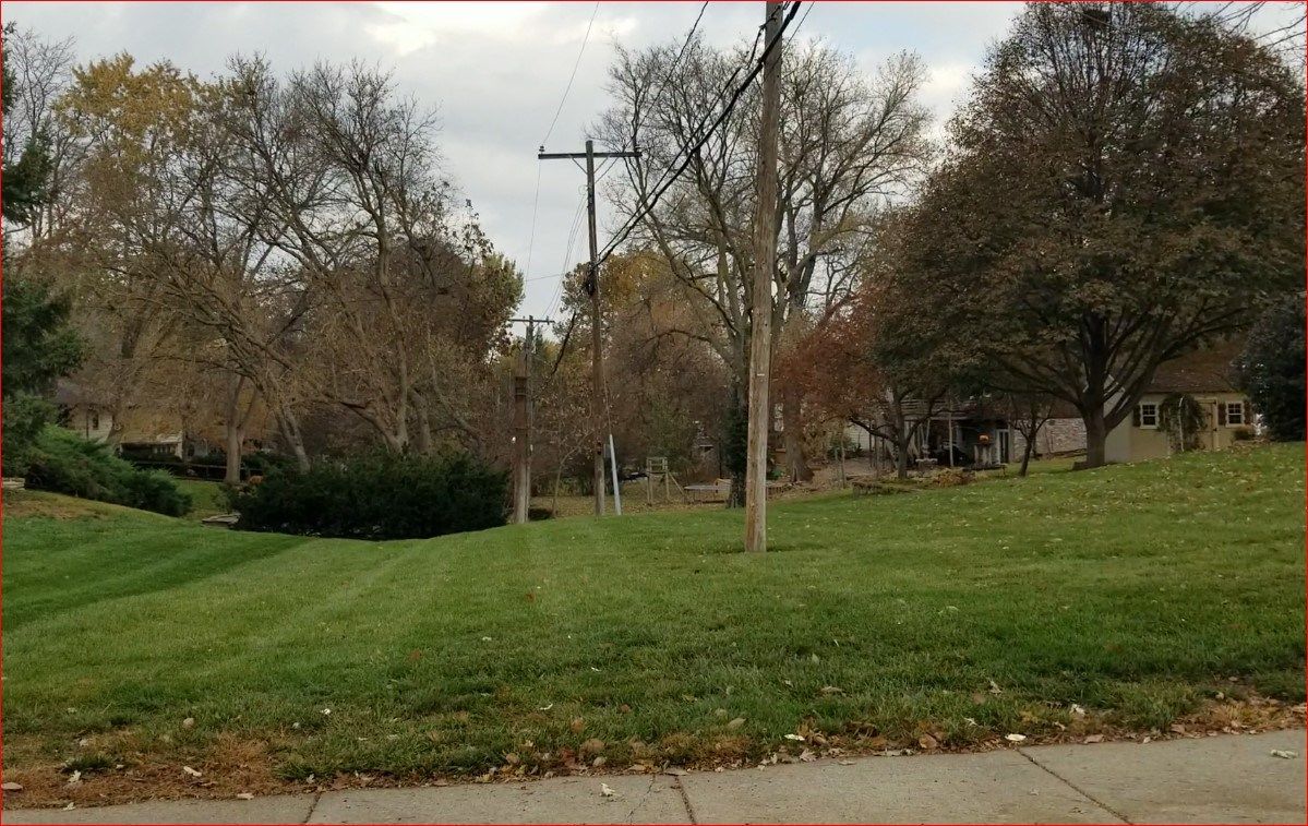 From Franklin Avenue, facing north