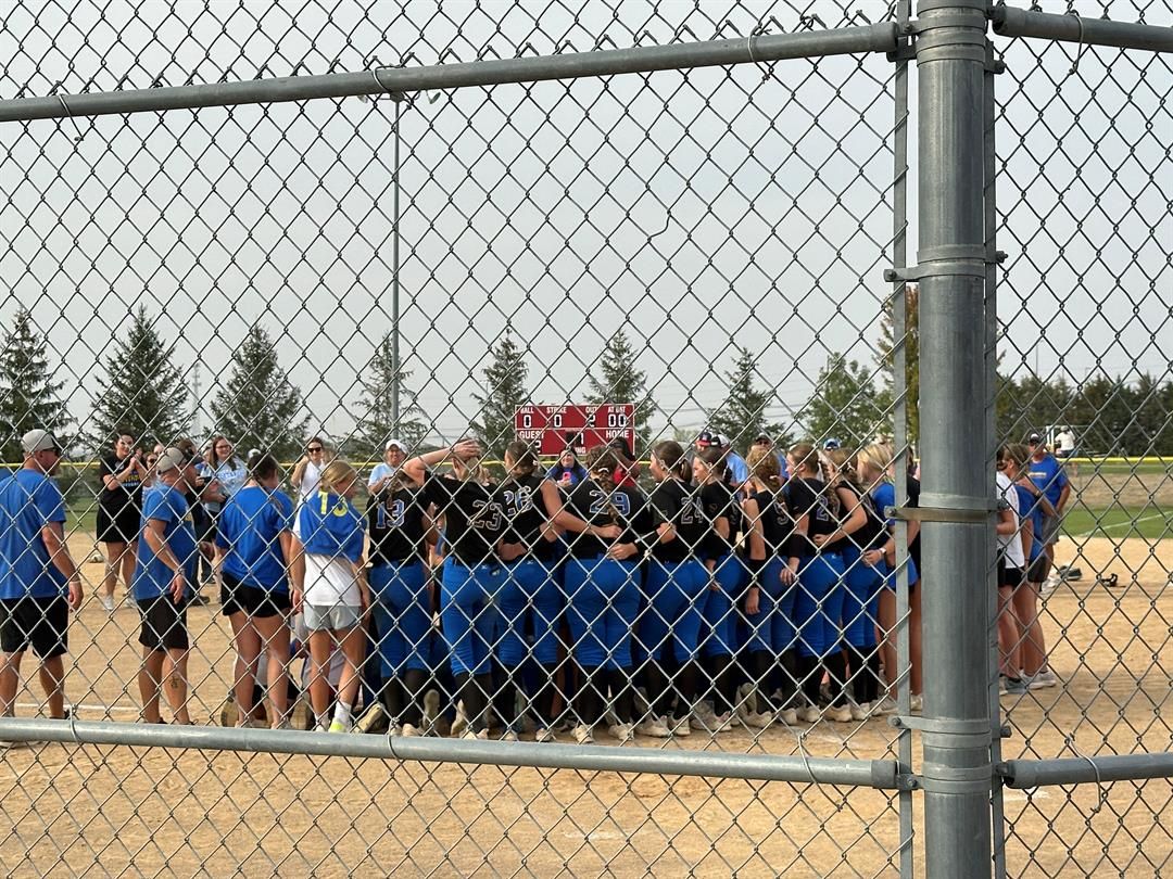 Seward wins softball district final over Crete