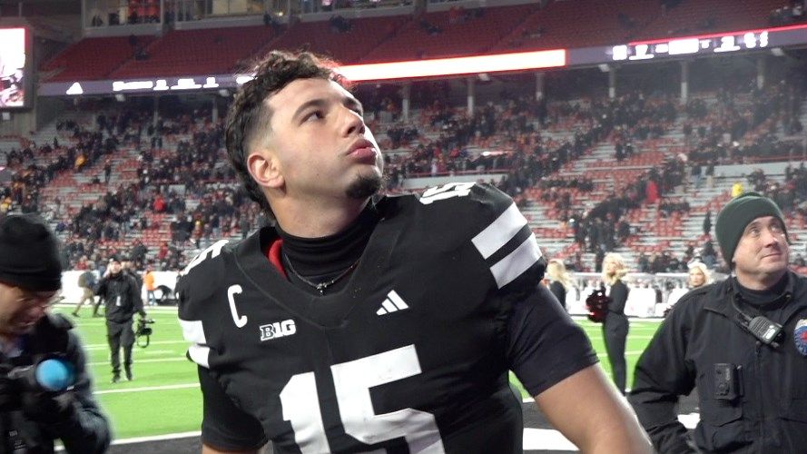 Raiola leaves game with injury, USC spoils Huskers blackout game