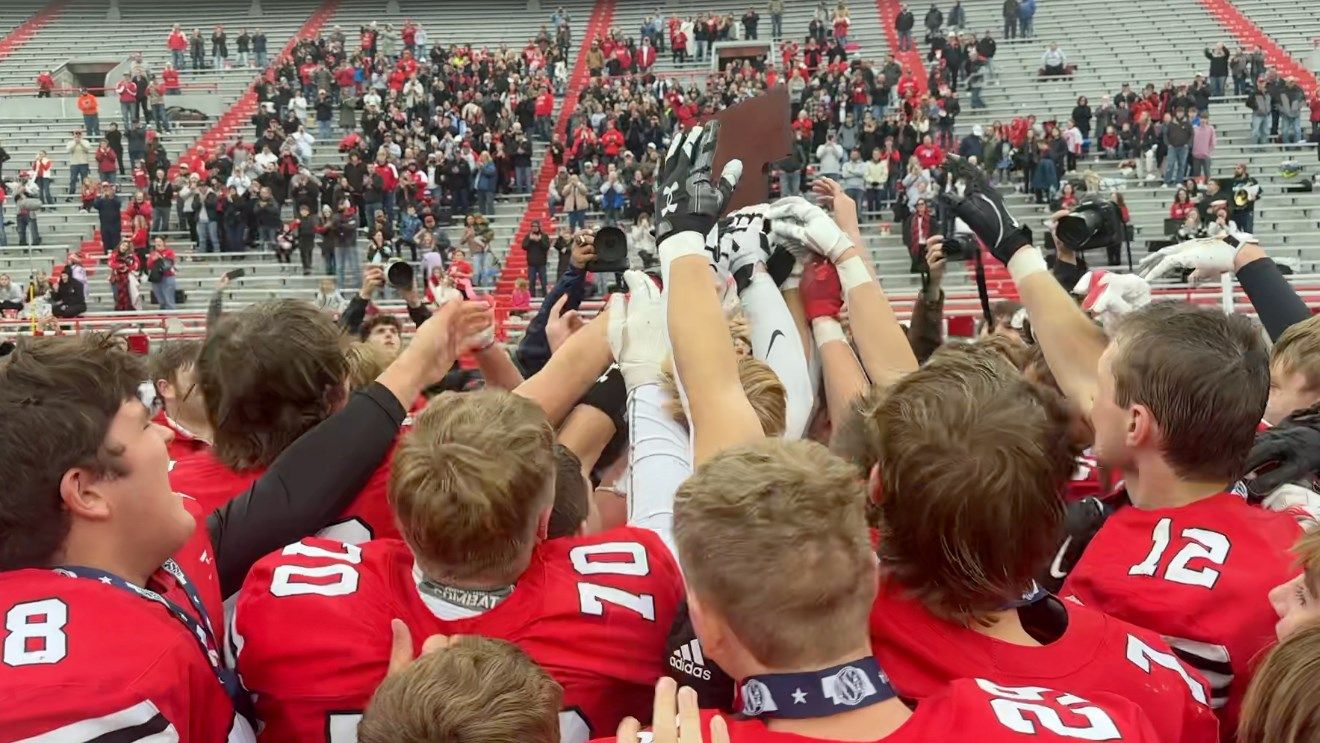 Kam Sealey's nine total scores lead Cougars to second straight state title